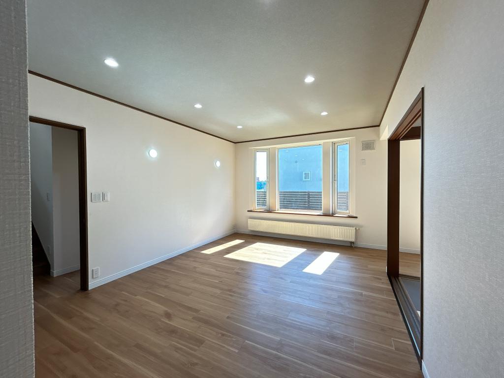 【内装リフォーム中】帯広市西６条南40丁目　  内観