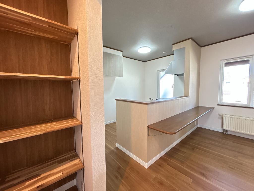 【内装リフォーム中】帯広市西６条南40丁目　  内観