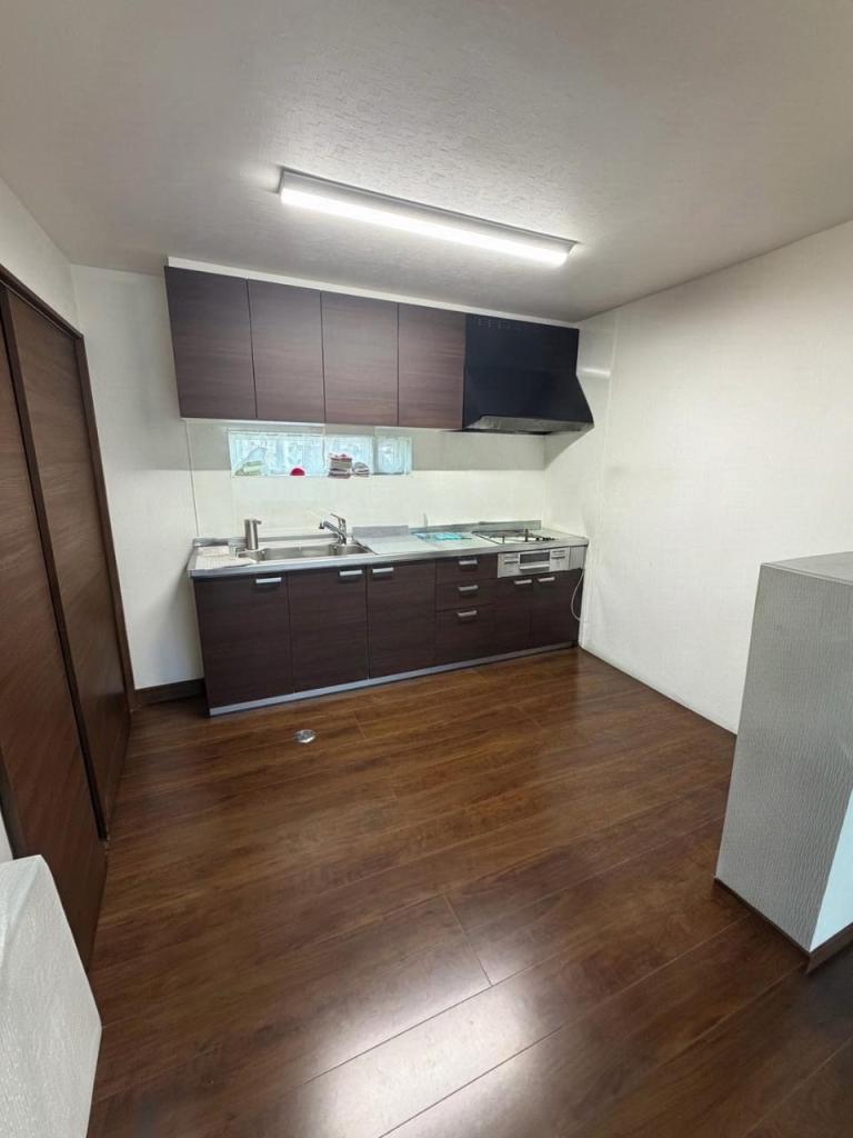 帯広市西20条南4丁目　店舗付き住宅 内観