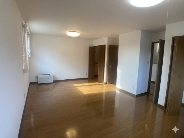 芽室町本通南８丁目※商談中【芽室町の４ＬＤＫの中古住宅登場！】 内観
