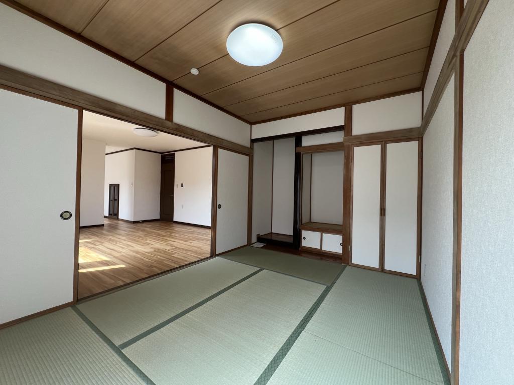 西二十二条南4丁目　リニューアル中古住宅 価格改定2026/9/27　2290万円→2080万円 内観