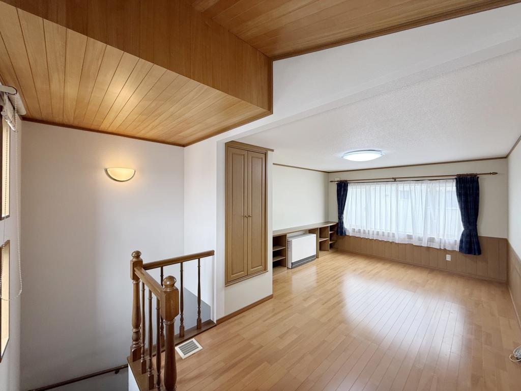 【フレスポ徒歩５分】１階２部屋。乾式タイル張りのゆとりの中古住宅 内観