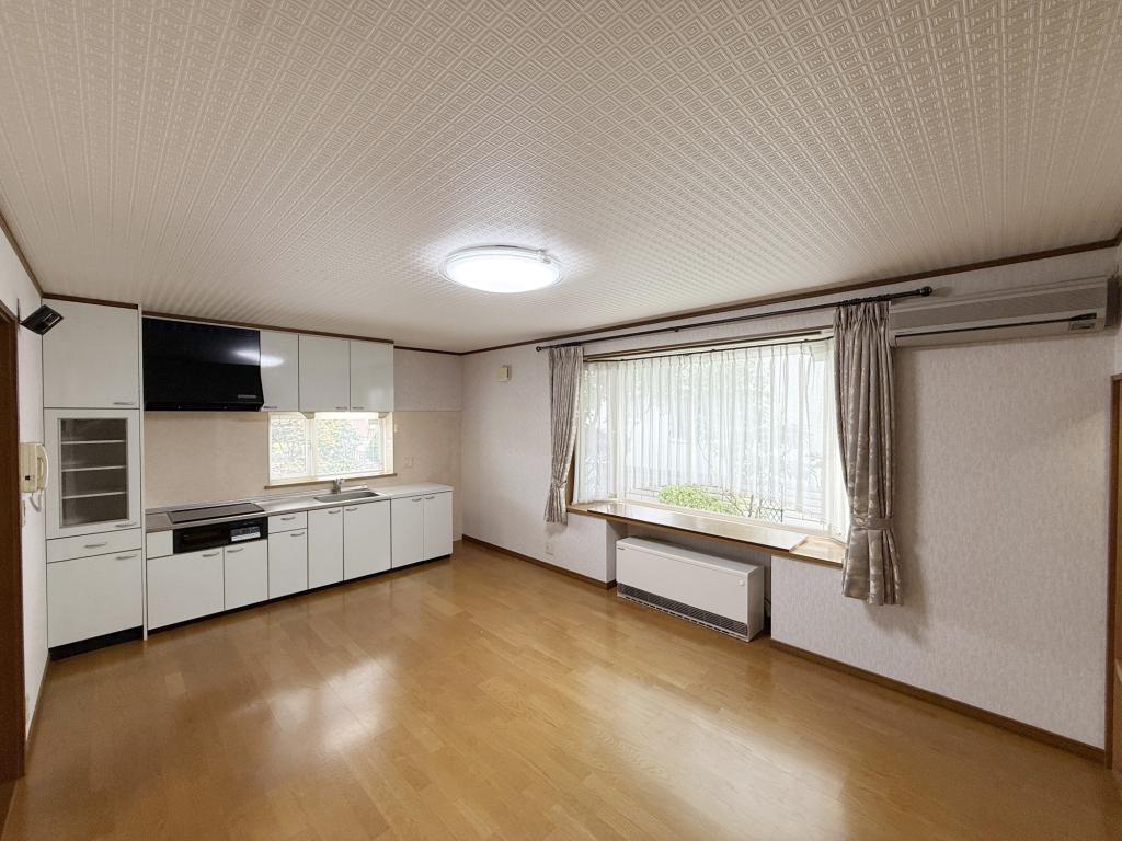 【フレスポ徒歩５分】１階２部屋。乾式タイル張りのゆとりの中古住宅 内観