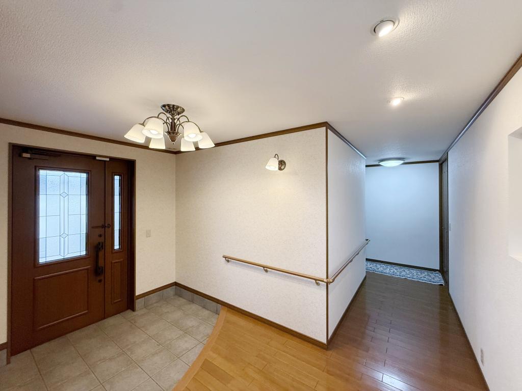 【フレスポ徒歩５分】１階２部屋。乾式タイル張りのゆとりの中古住宅 内観