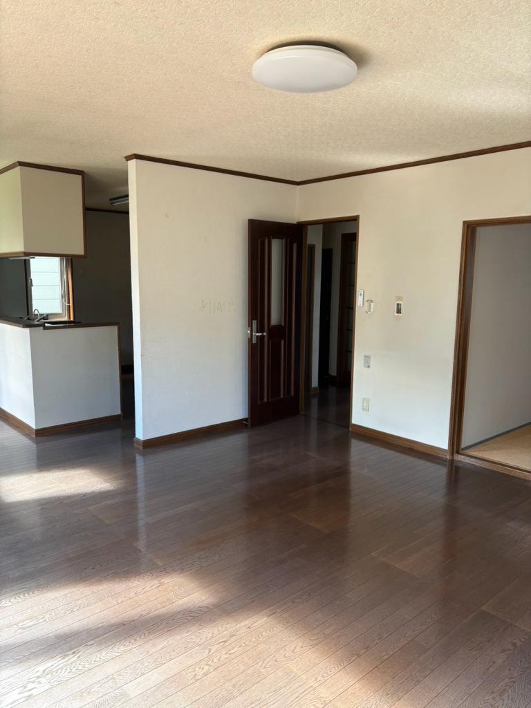 ★中古住宅★　帯広市西16条北3丁目　3LDK→4LDKにリフォーム可能です！ 内観
