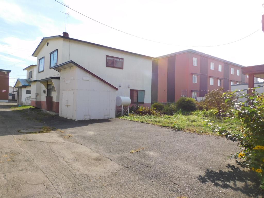 帯広市西12条南10丁目　売土地（約81坪）建築条件なし※解体更地渡し 内観