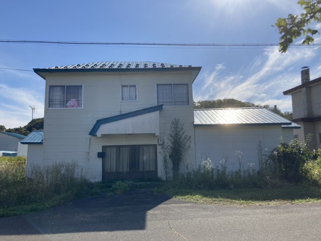 浦幌町厚内１条通４【敷地広々約４５９坪！６ＬＤＫ中古住宅！】
