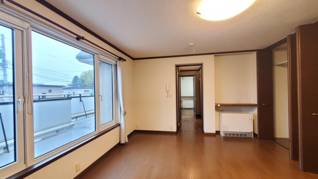 帯広市西17条南40丁目　南向きの売家　　3台用カーポート 内観