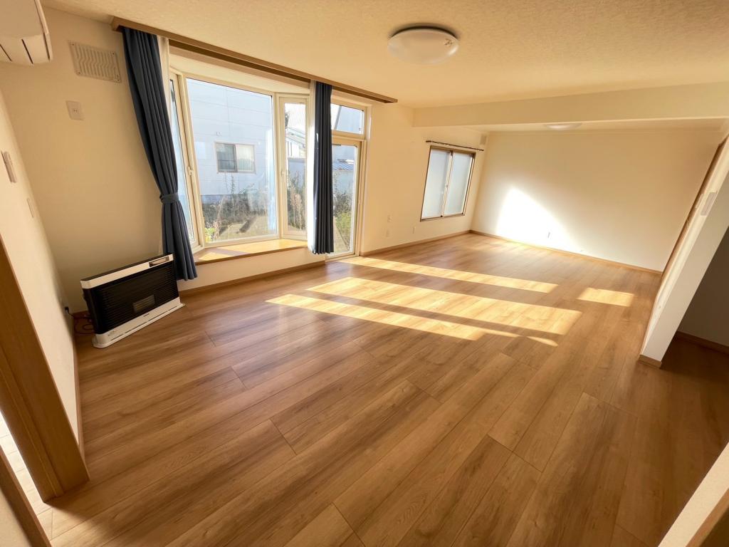 ★中古住宅★　帯広市西13条北8丁目　R4年にフルリフォーム済 内観