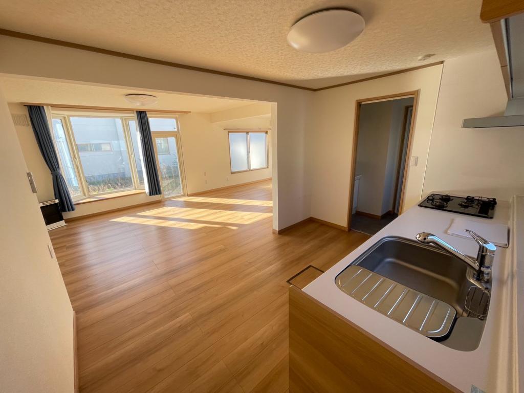 ★中古住宅★　帯広市西13条北8丁目　R4年にフルリフォーム済 内観