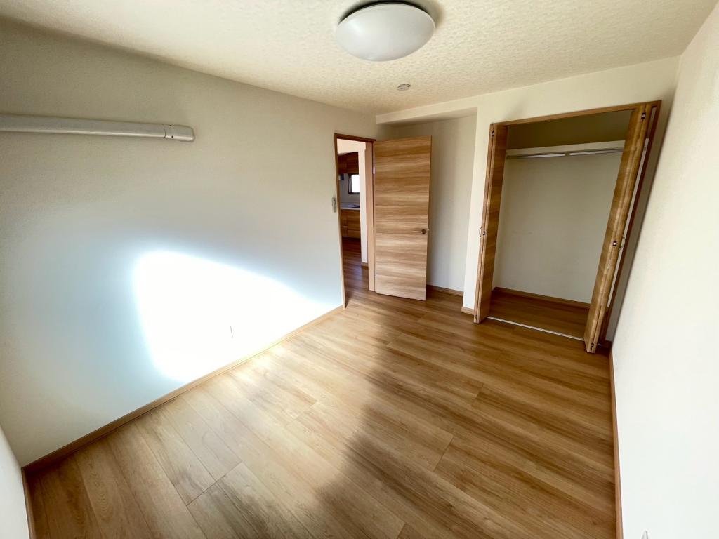 ★中古住宅★　帯広市西13条北8丁目　R4年にフルリフォーム済 内観