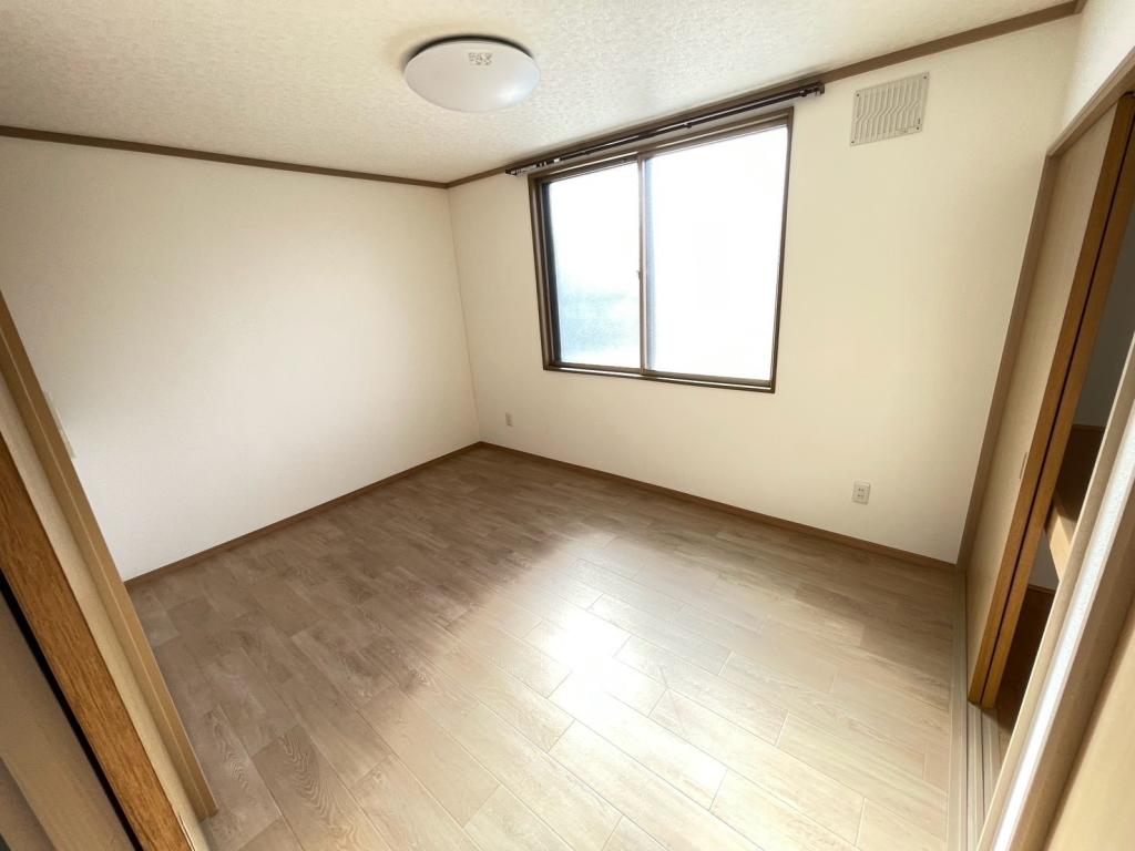 ★中古住宅★　帯広市西13条北8丁目　R4年にフルリフォーム済 内観