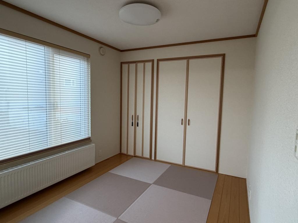 【平成25年築の美邸】芽室町西8条5丁目　中古住宅【ゆとりの100坪】 内観