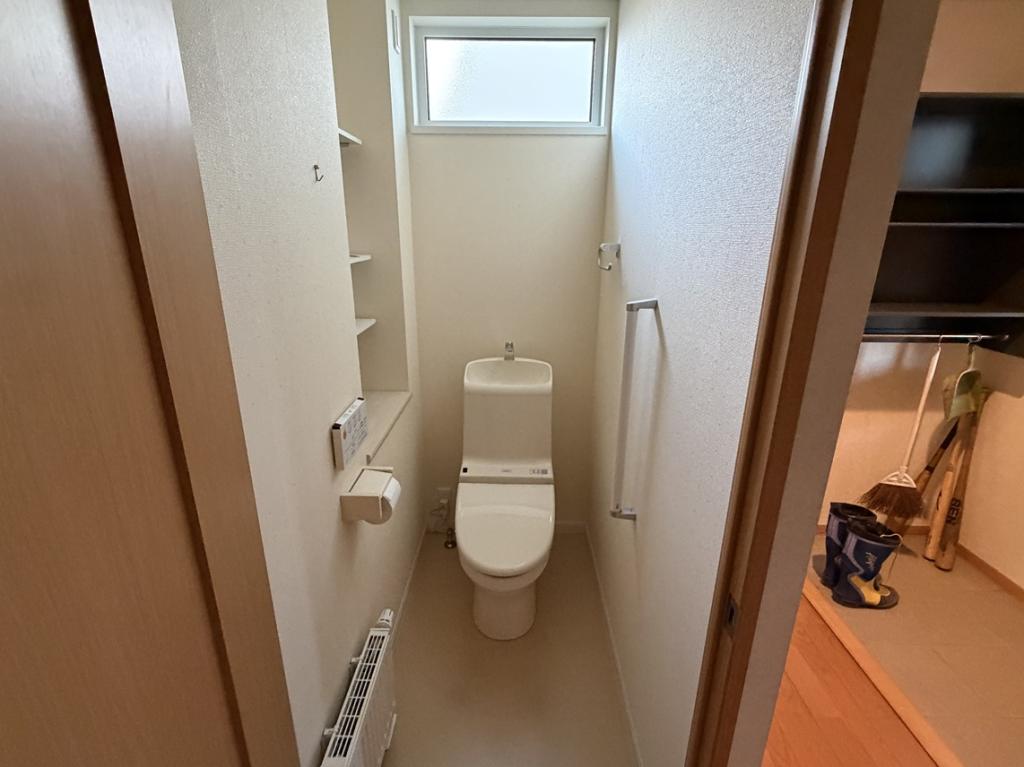 【平成25年築の美邸】芽室町西8条5丁目　中古住宅【ゆとりの100坪】 内観