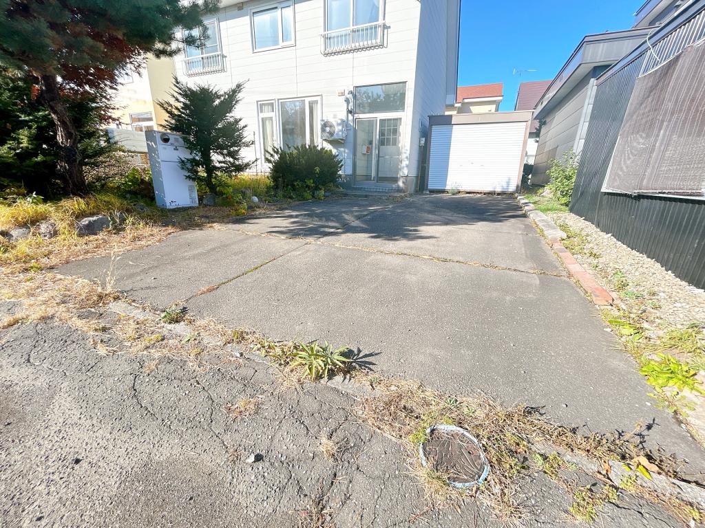 【駐車拡張工事中】帯広市西23条南4丁目 内観